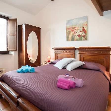 La Del Borgo Bed and breakfast