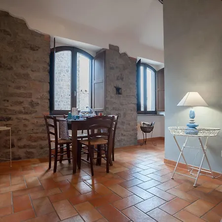 La Del Borgo Alojamento de Acomodação e Pequeno-almoço 3*